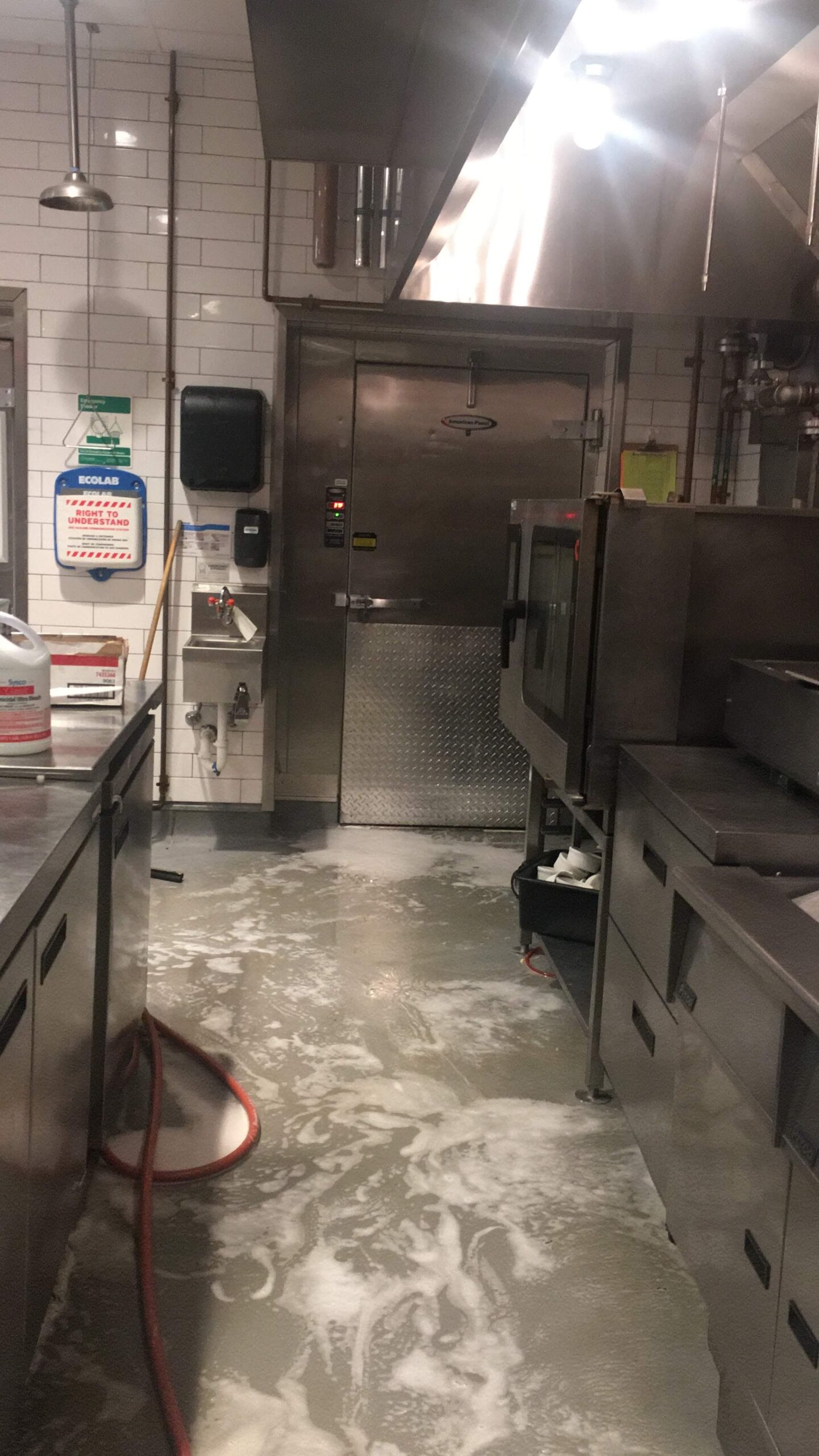 Commercial b6448f71 f6a9 4ff5 b67c 94f04da4288f